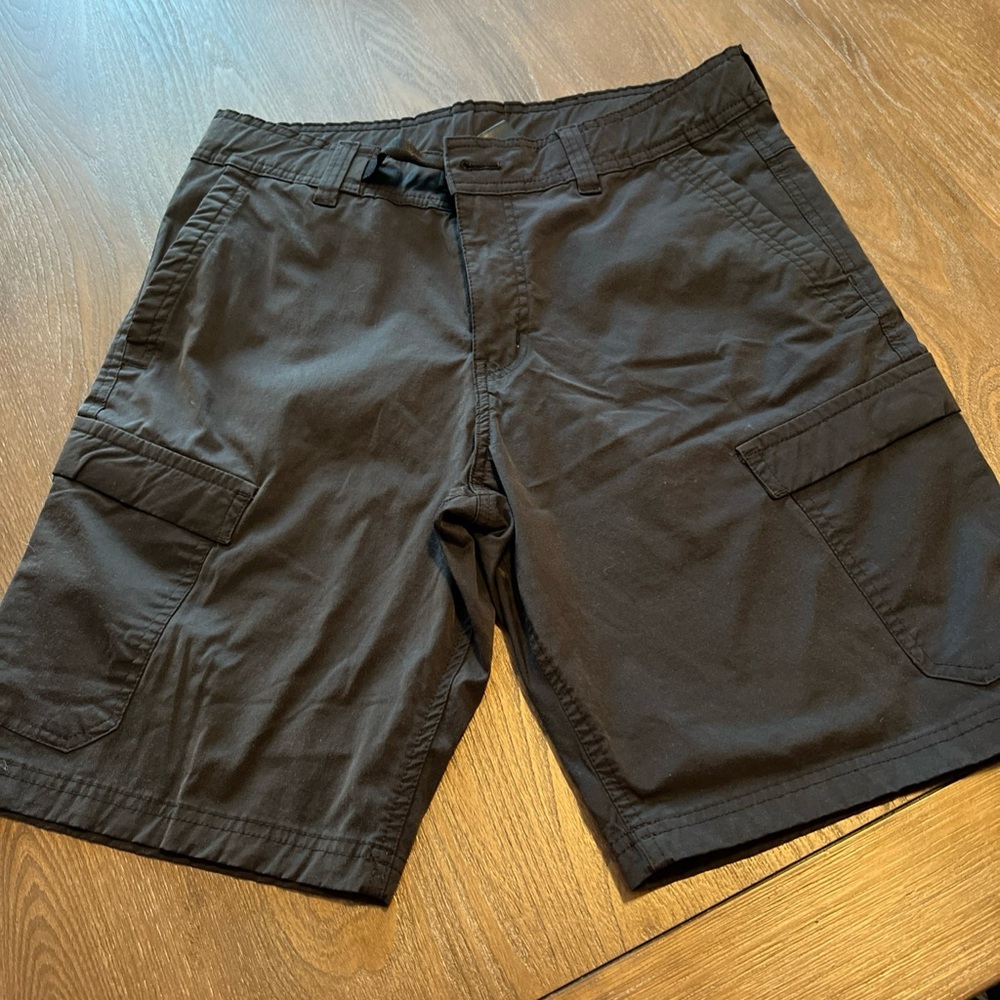Men's ZeroXposure Black Cargo Shorts   Thin material   Comfy  Cool  Size 32